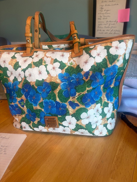 Dooney & Bourke Handbags - Dooney & Bouke